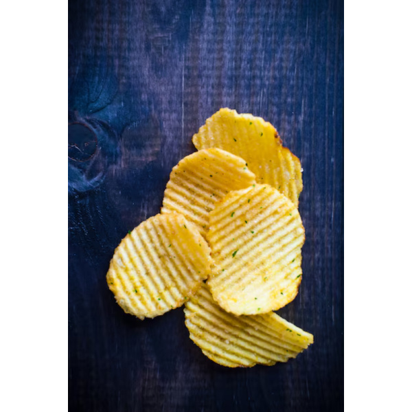 corrugated-potato-chips_143663-239