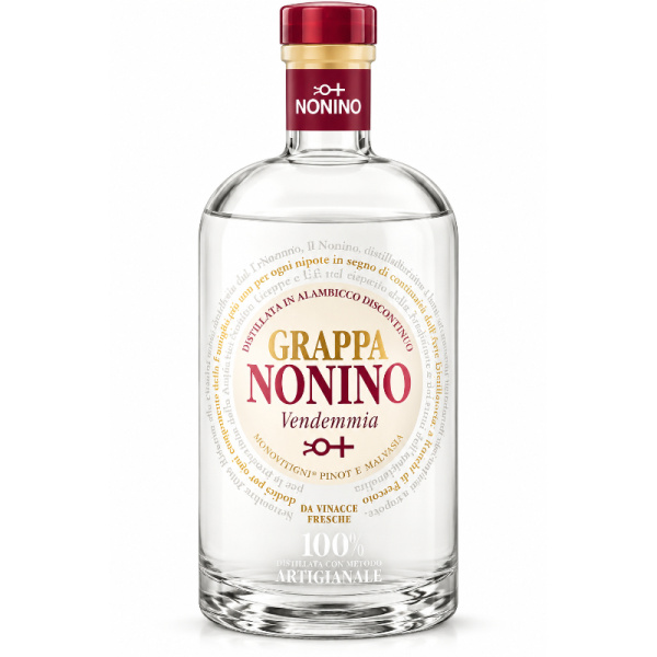 Бутылка граппы Nonino на белом фоне